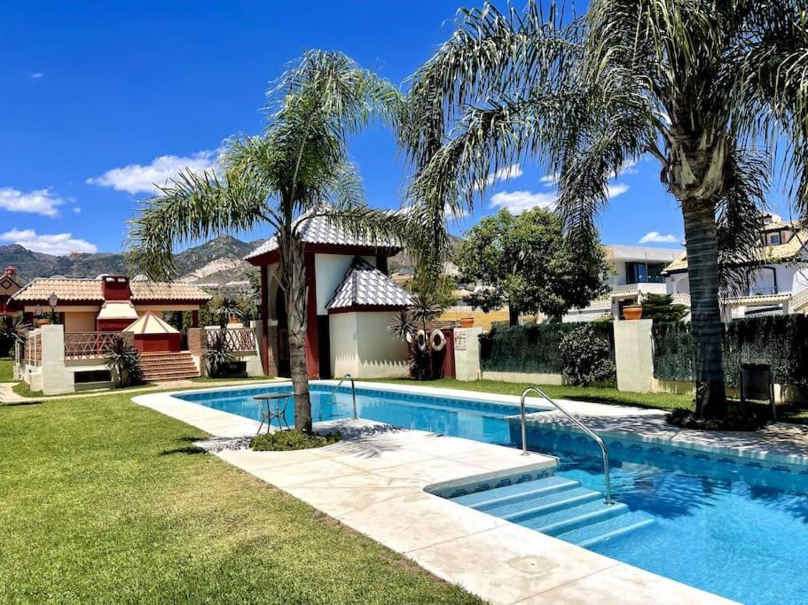 Family In Private Urbanisation With Large Community Pool * Benalmádena
